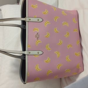 Medium pink coach tote